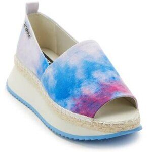DKNY Women S Orza Wedges: Urban Elegance with a Comfortable Lift